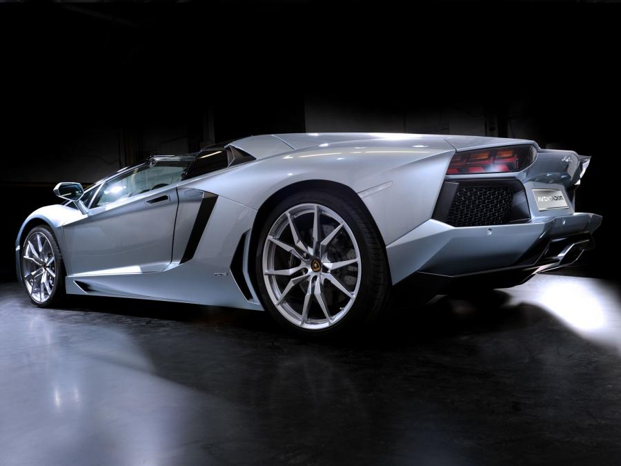  Lamborghini Aventador LP700-4 Roadster 2013 года  (фото 5 из 68)